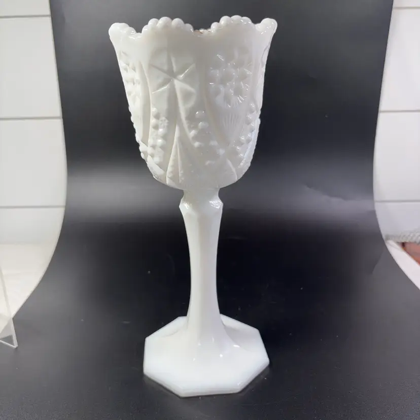 Kemple Yutec Pattern White Milk Glass Goblet