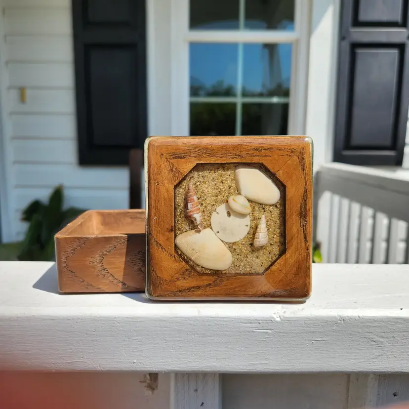 Trinket Box Vintage With Beach Shells 1974-3 3/4"x 3 3/4"