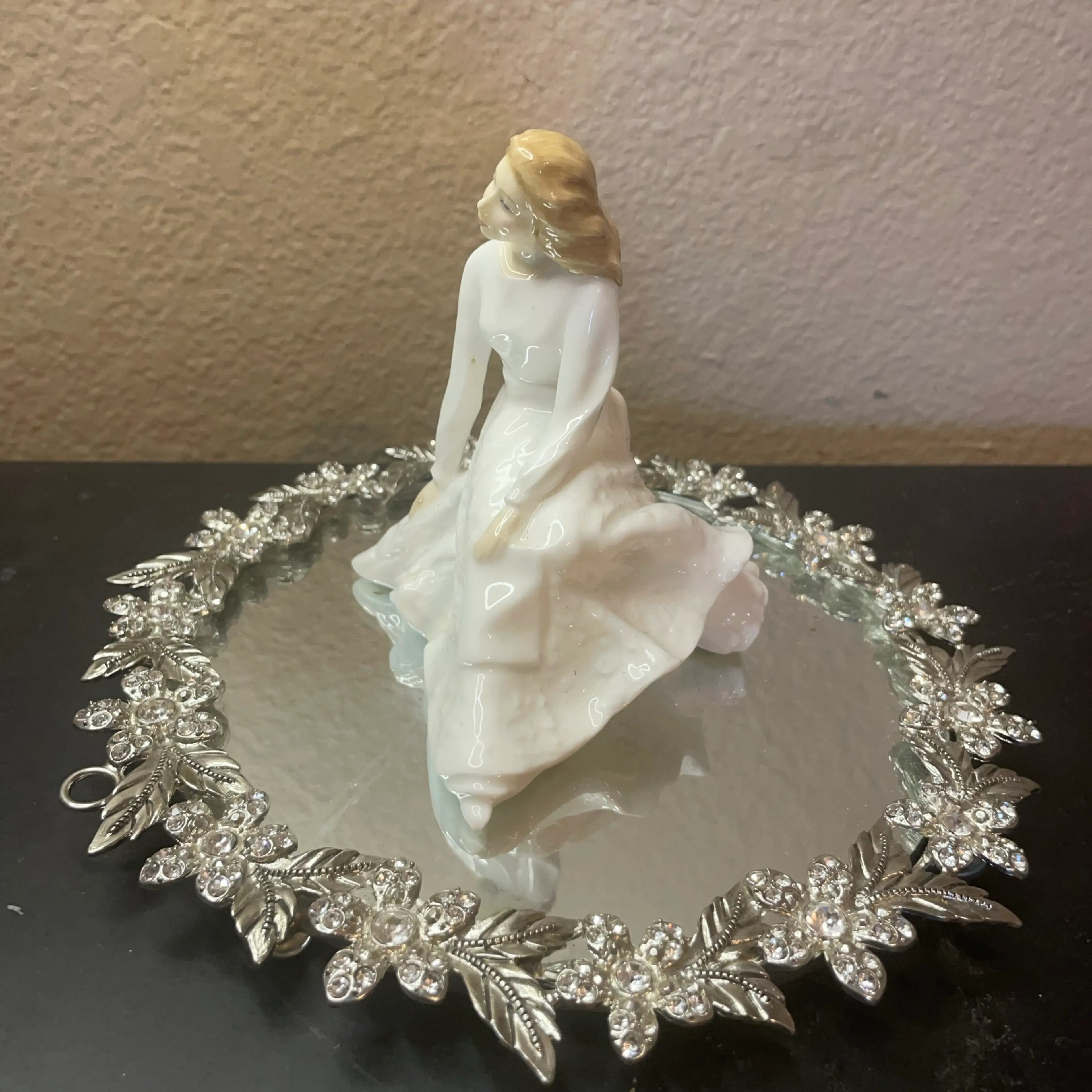 Image 2 of 6