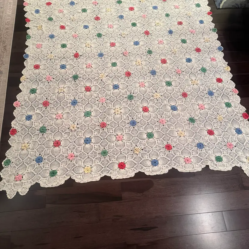 Vintage Handmade Crochet Bedspread 86” 3-D Popcorn Rose Lace Grannycore Cottagecore