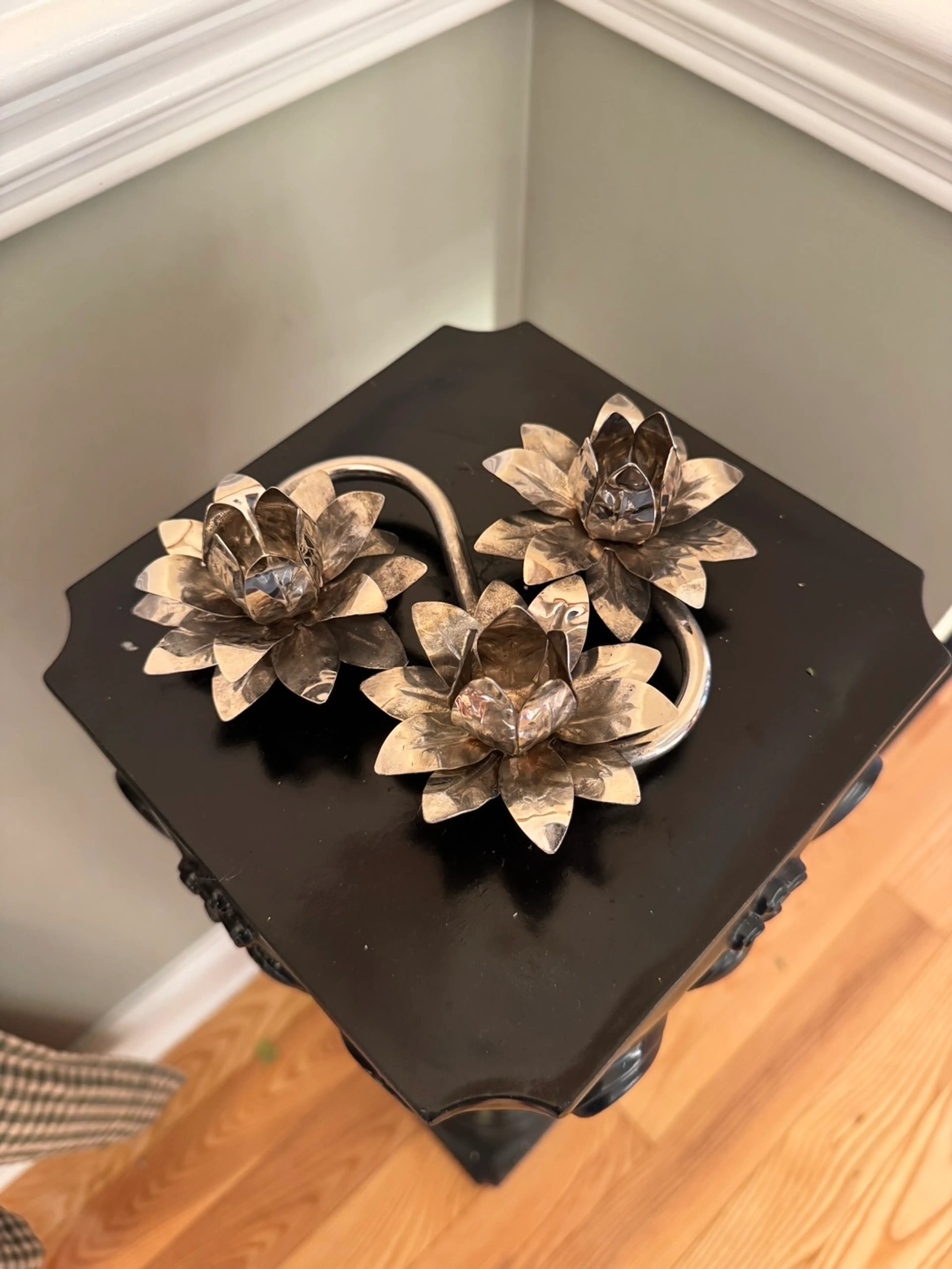 Image 2 of 4