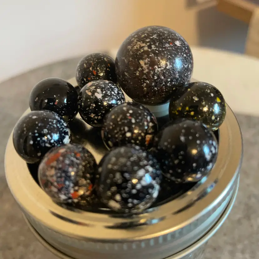 10 Speckled Glass Marbles With Big Shooter