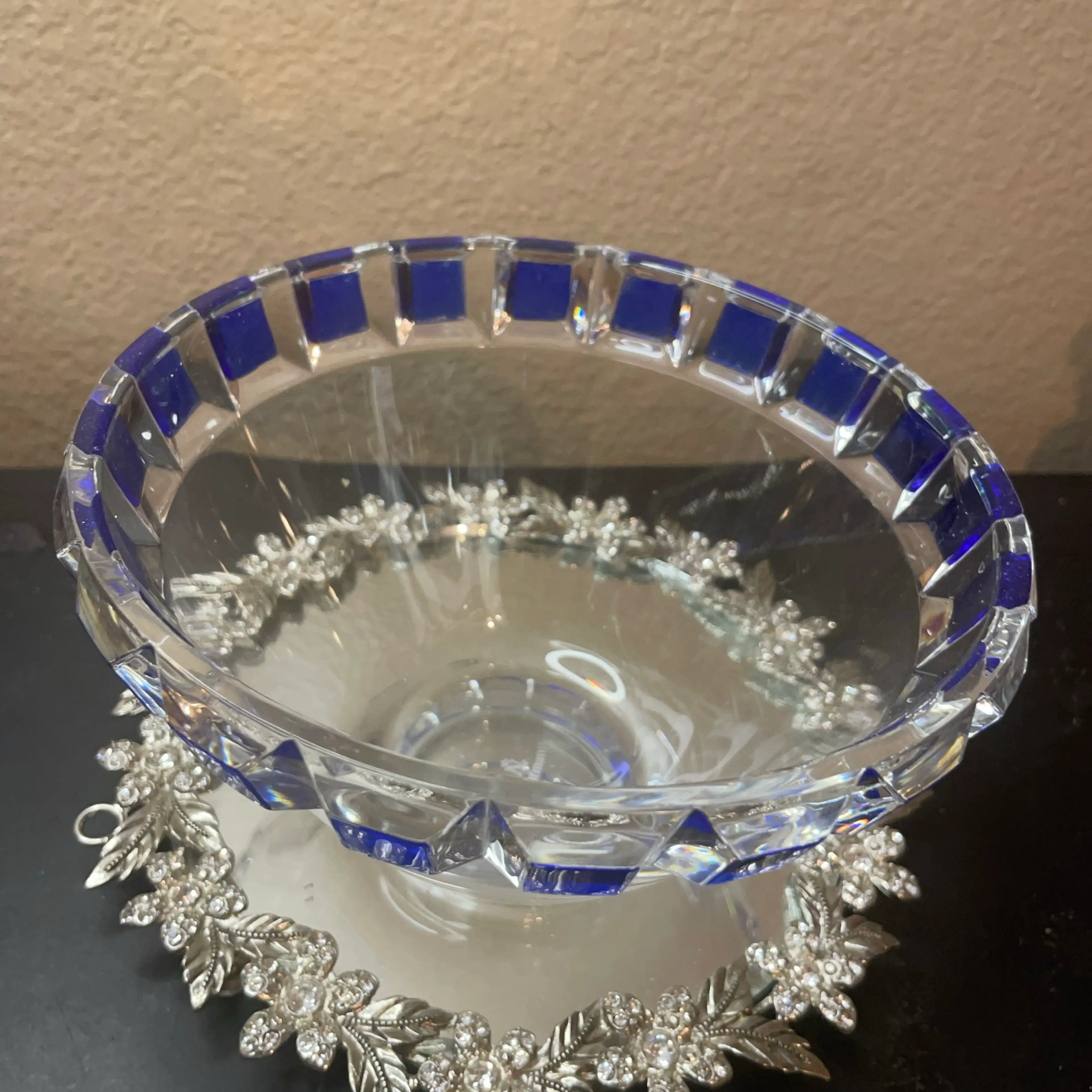 Image 4 of 7