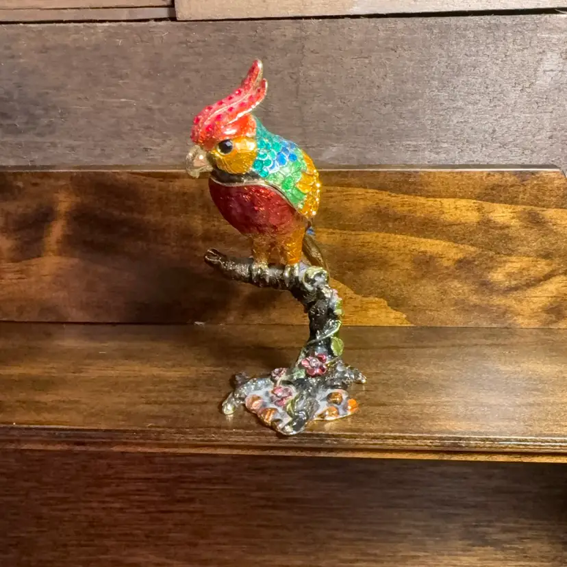304. Macaw Trinket Box, Parrot Jewelry Box, Bird Figurine, Macaw’s Figurine, Parrots