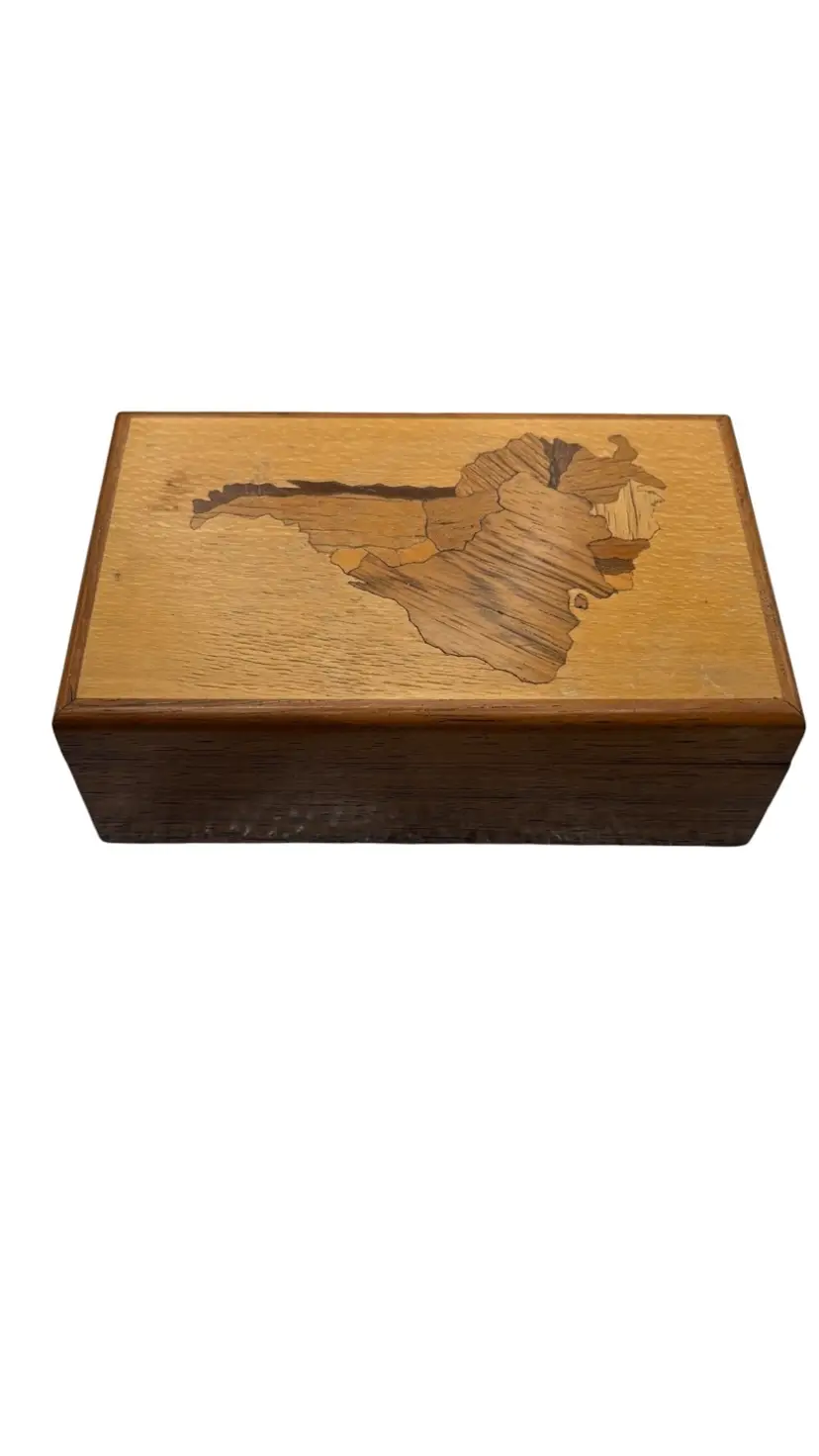Vintage Handcrafted Wooden Trinket Box with Newfoundland Marquetry Inlay – 4” x 1.75”