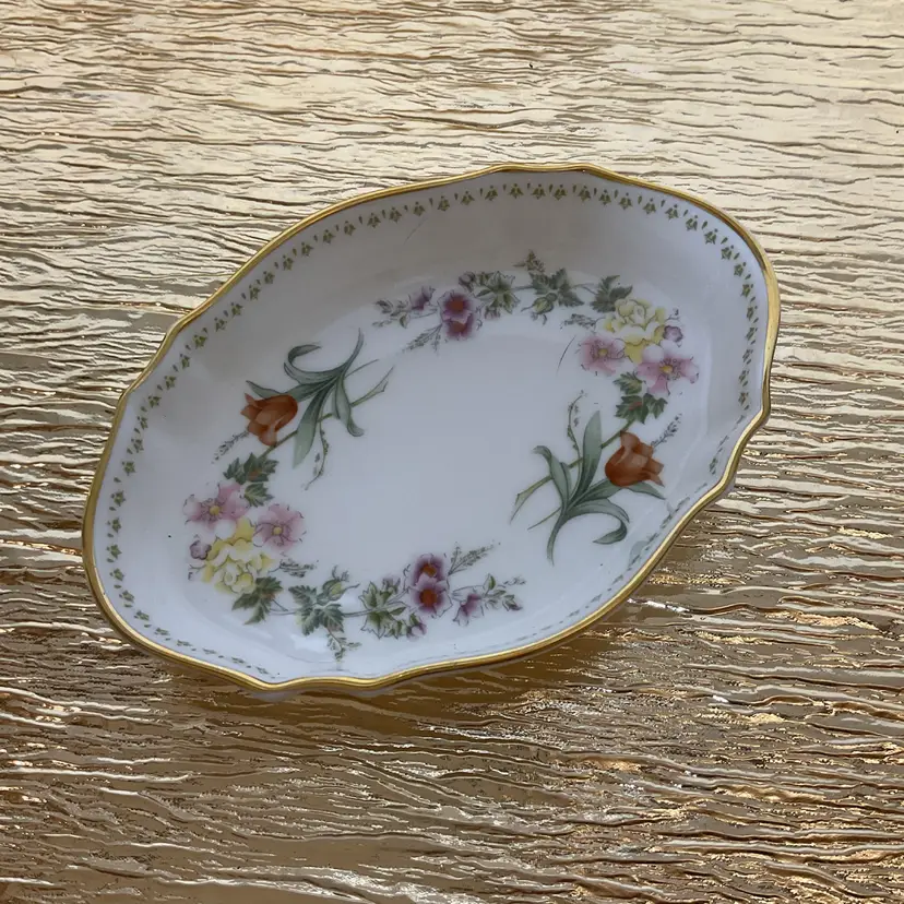 🍁5.25” Wedgwood Mirabelle Bone China Trinket Dish