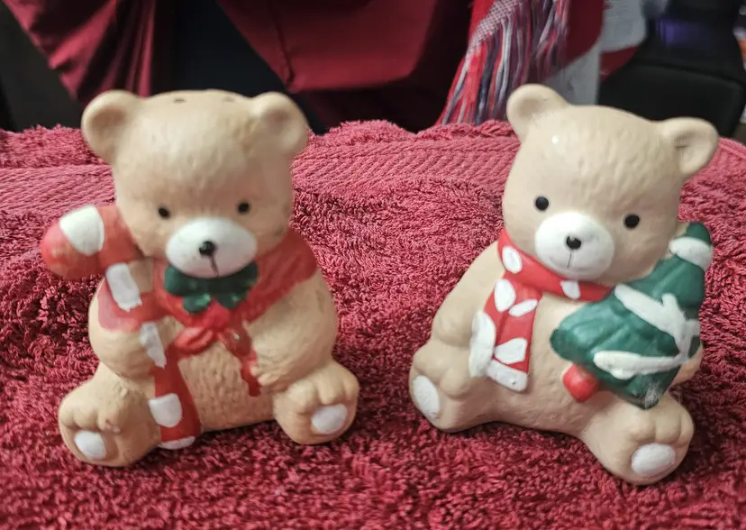 Teddy bear salt and pepper shakers, Christmas Bear figurines