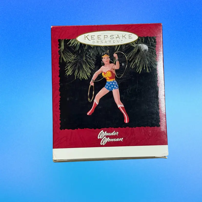 Vintage Wonder Woman DC Comics Hallmark Keepsake Ornament NIB (1997)