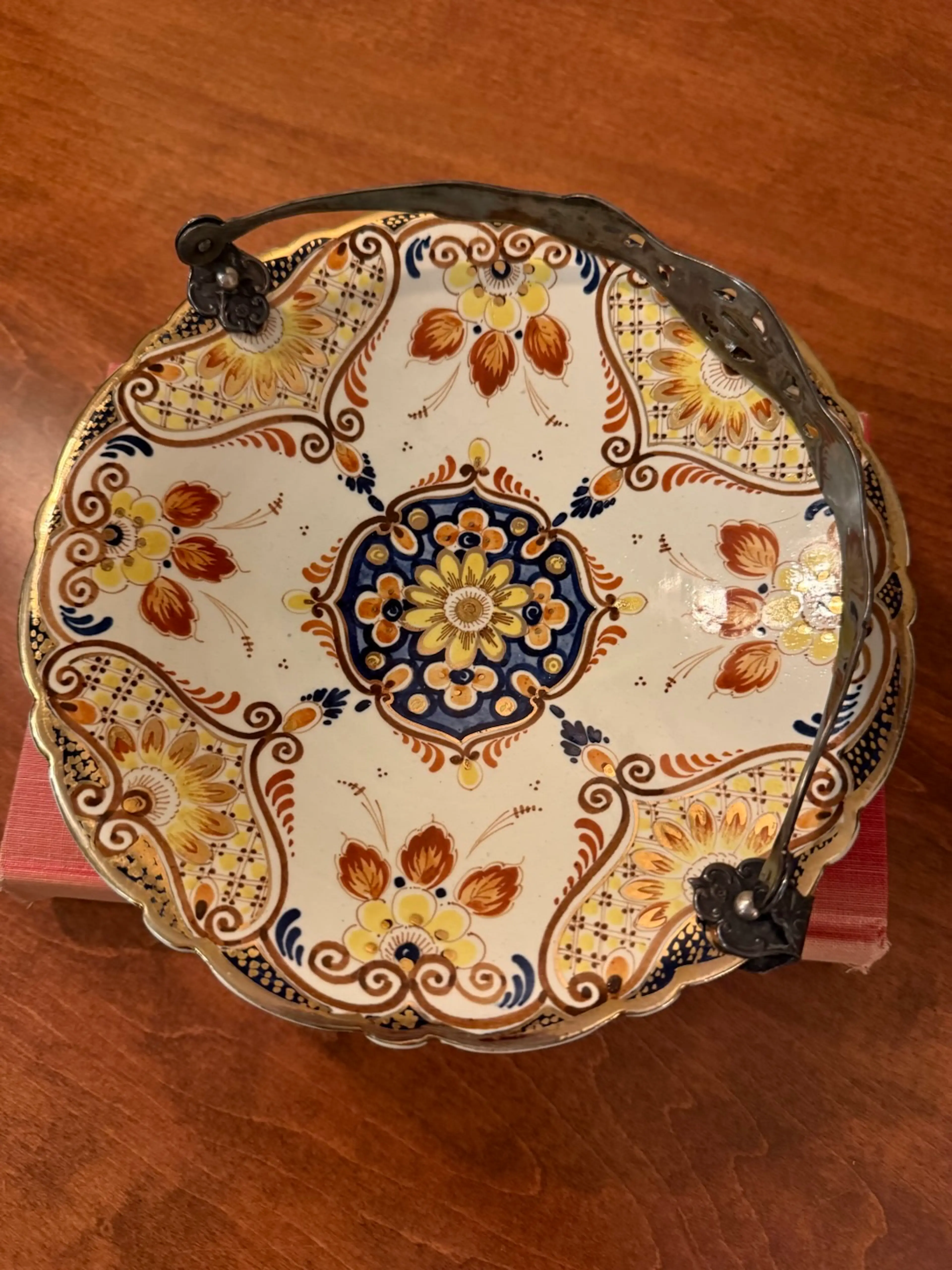 Image 2 of 7