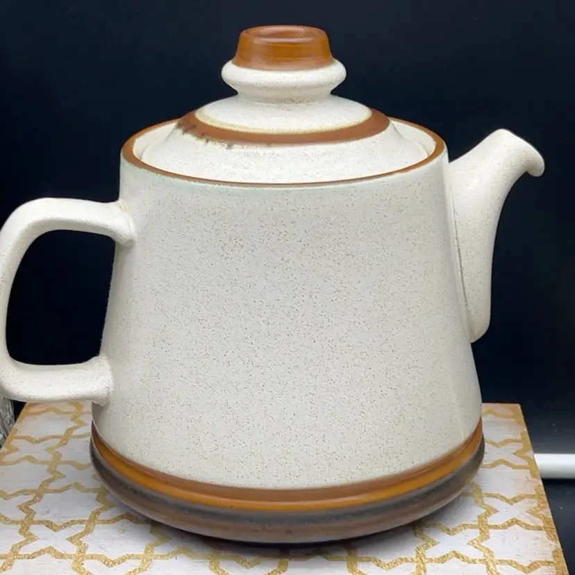 #01 Vintage 1970s Denby England Potter’s Wheel Stoneware Teapot Cream Brown 8”