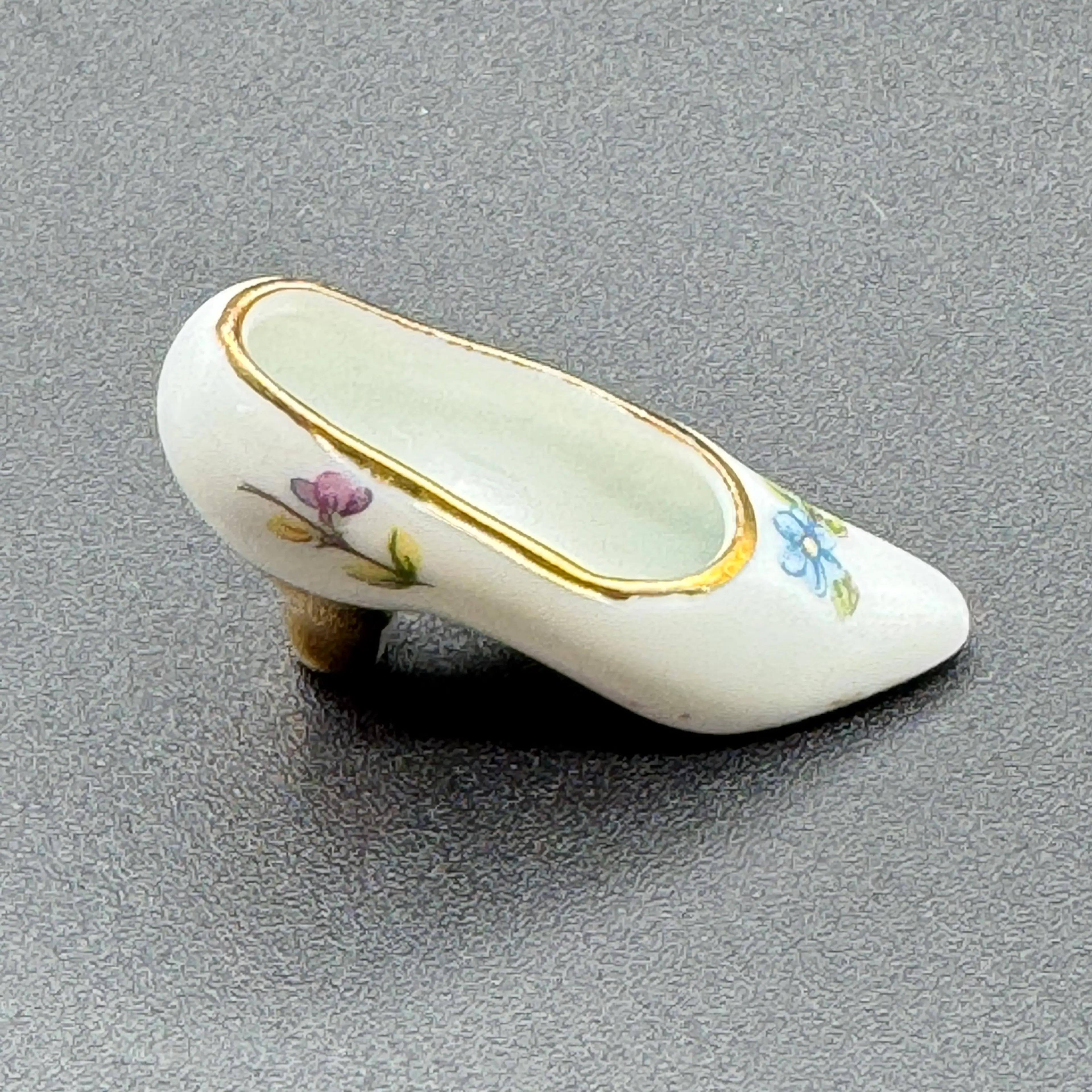Image 2 of 8