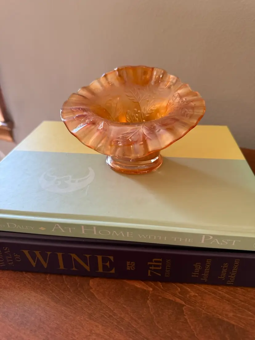 ☀️4” H x 5-3/4” W Vintage Fenton Marigold Carnival Glass Hat Vase