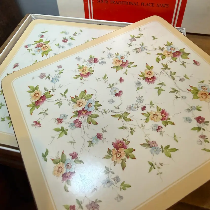 Pimpernel "Rambling Rose" acrylic-surface, cork-backed placemats (4)