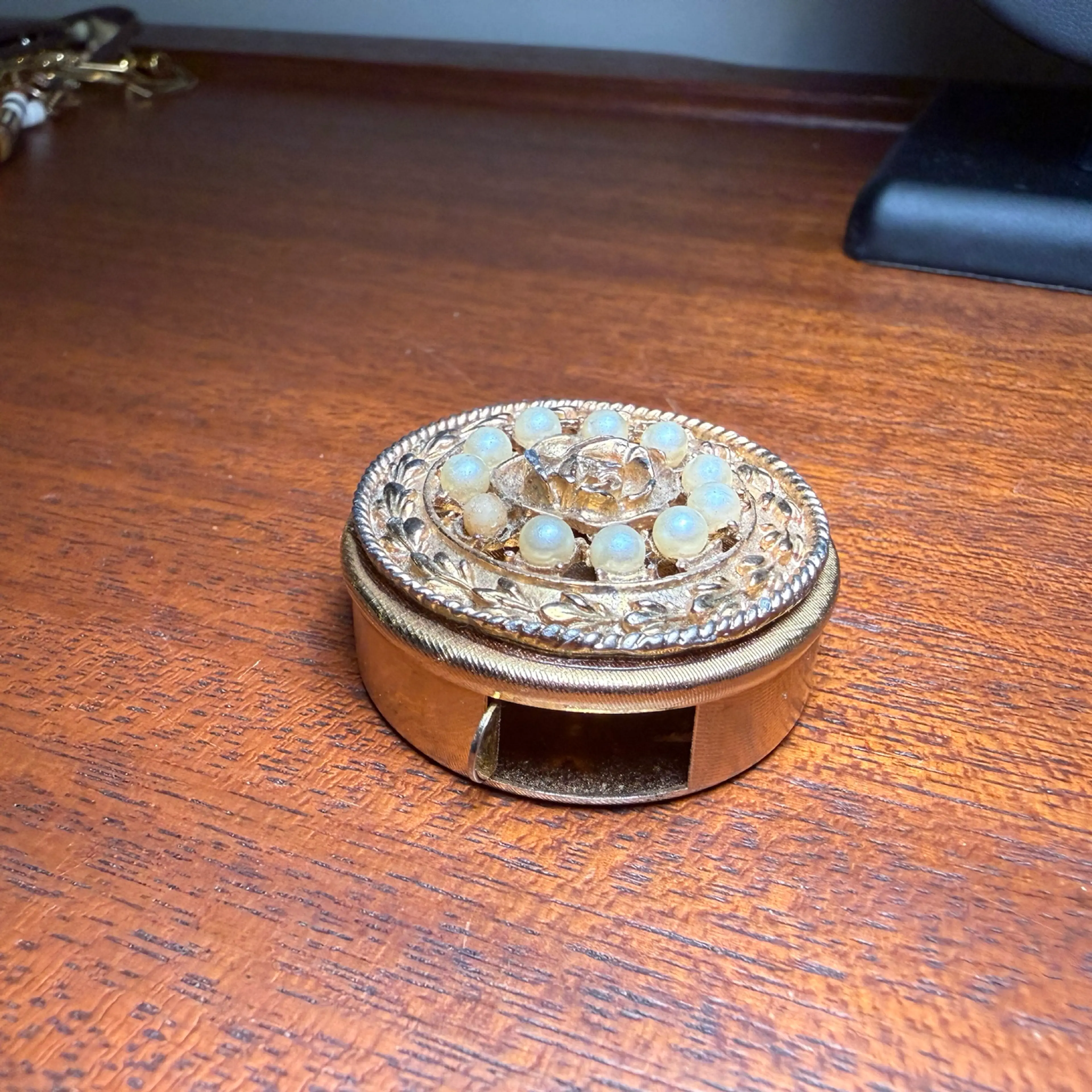 Image 2 of 4