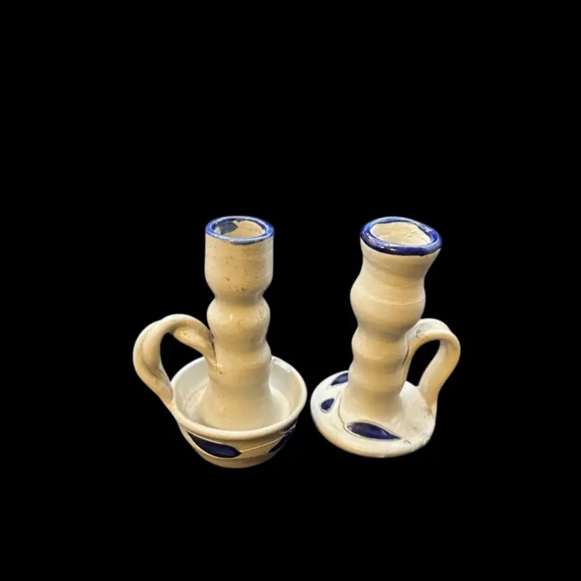 Williamsburg
Pottery salt-glazed stoneware chambersticks