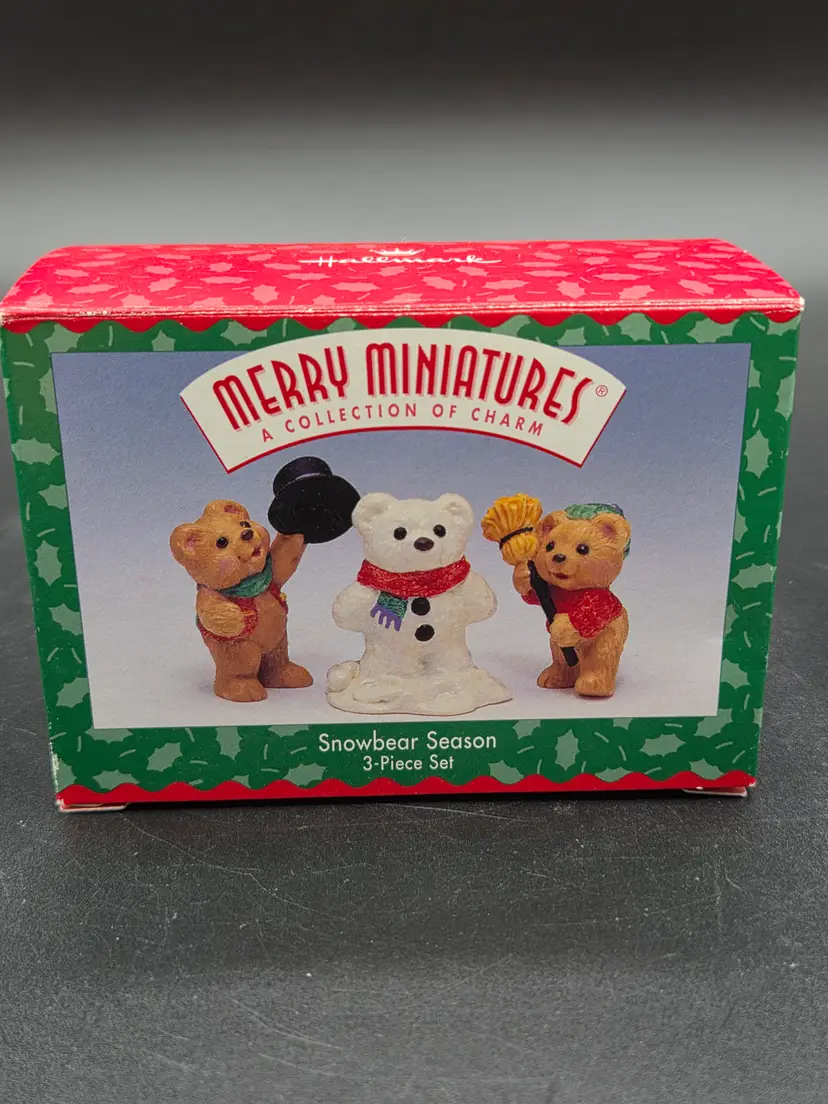 Hallmark Merry Miniatures "Snowbear Season" 3 Piece Set 1997