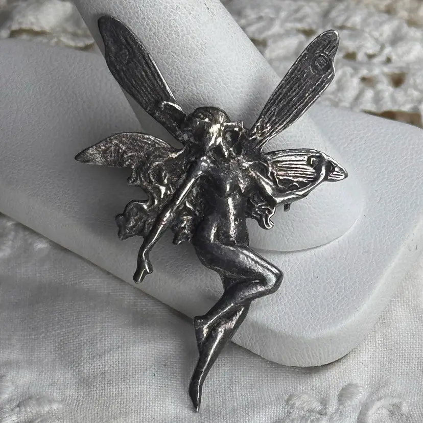 Vintage Sterling silver fairy brooch