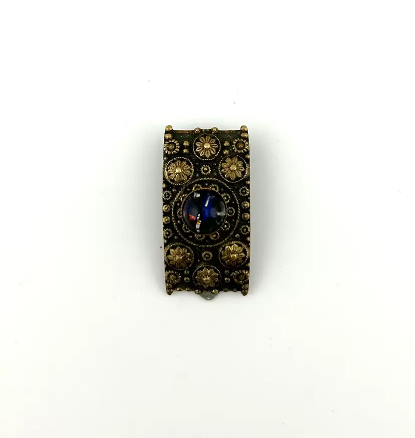 Vintage Gold Tone Dress Clip With Confetti Glass Cabochon 1.25”x .75”