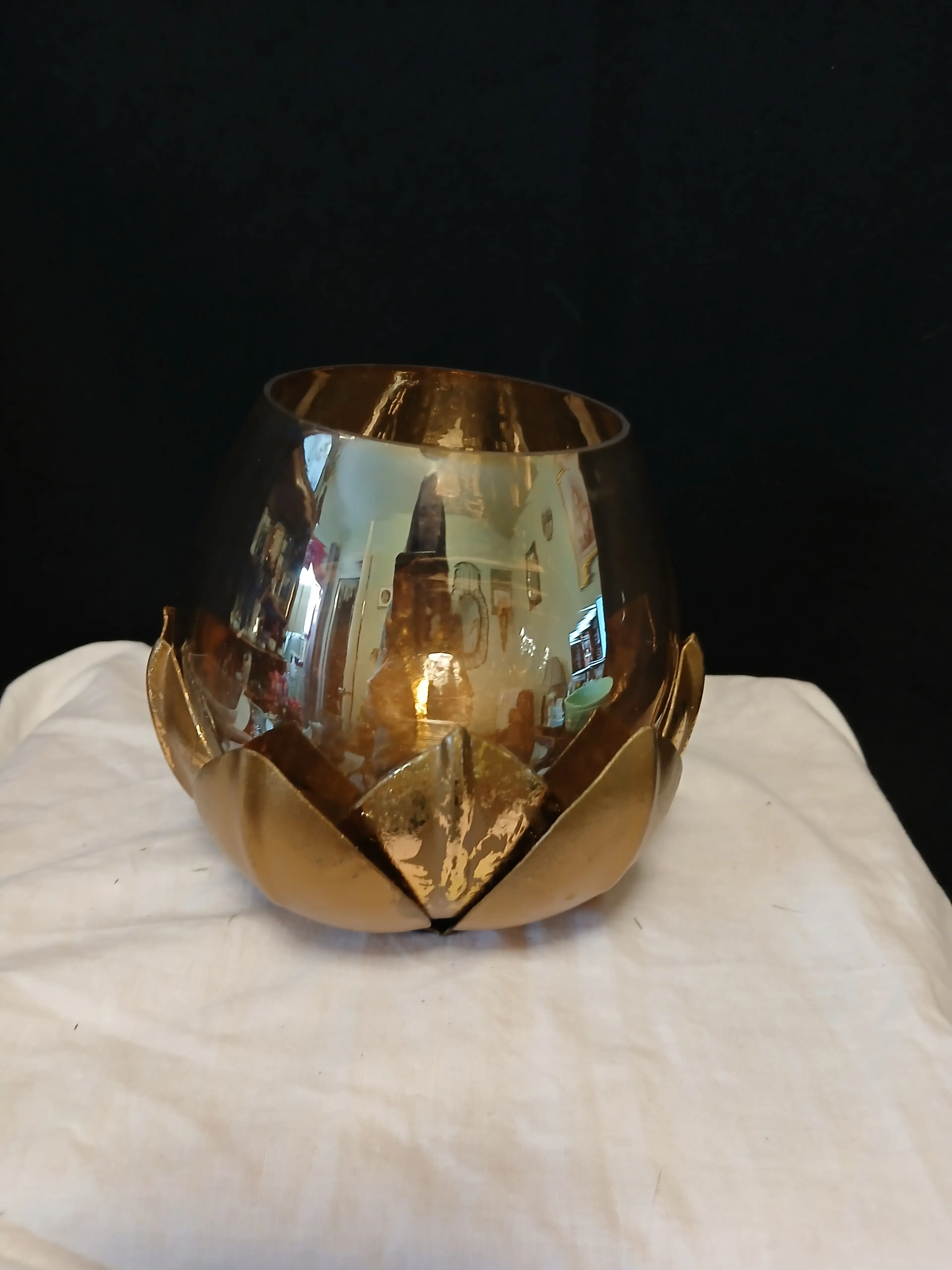 Image 4 of 4