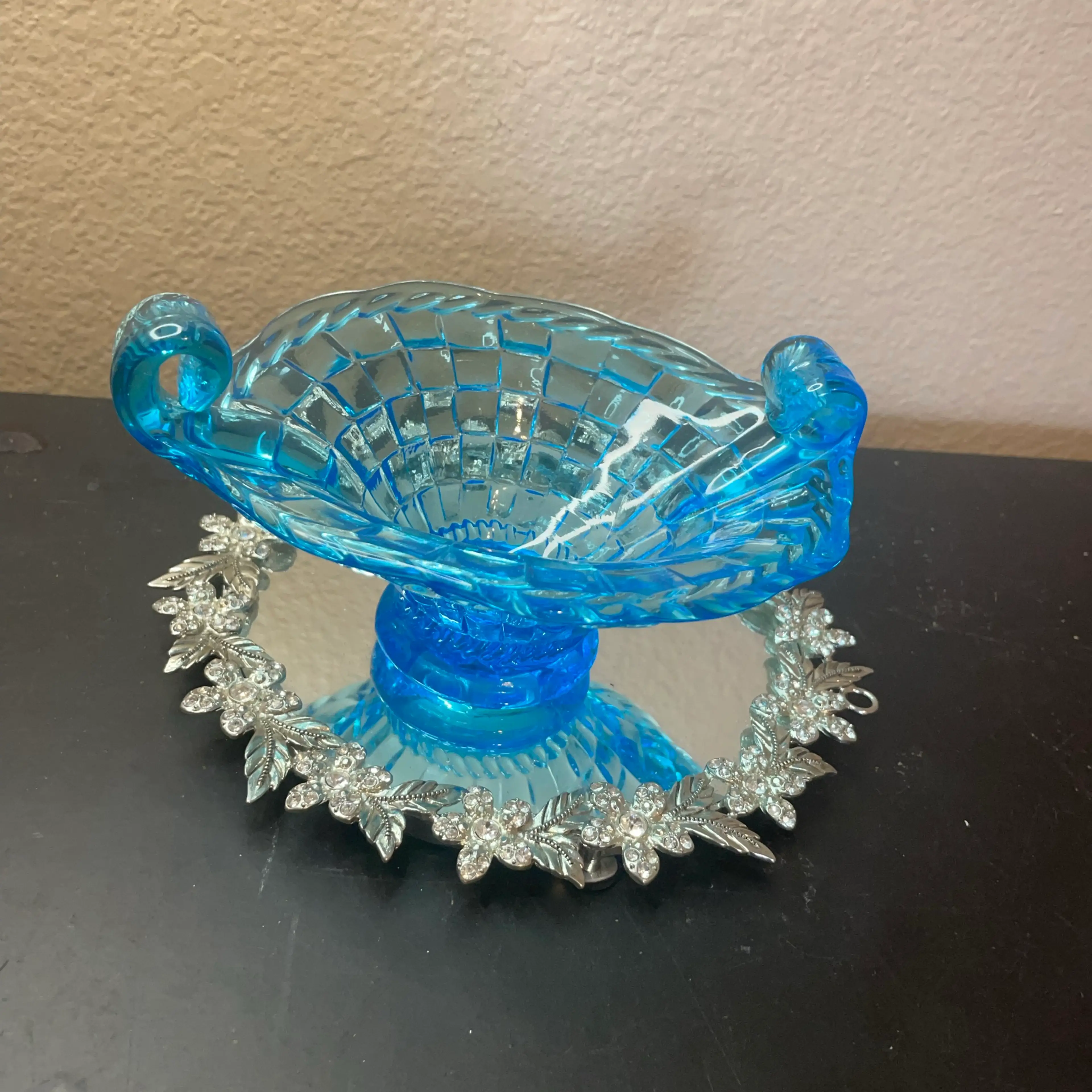 Image 4 of 6