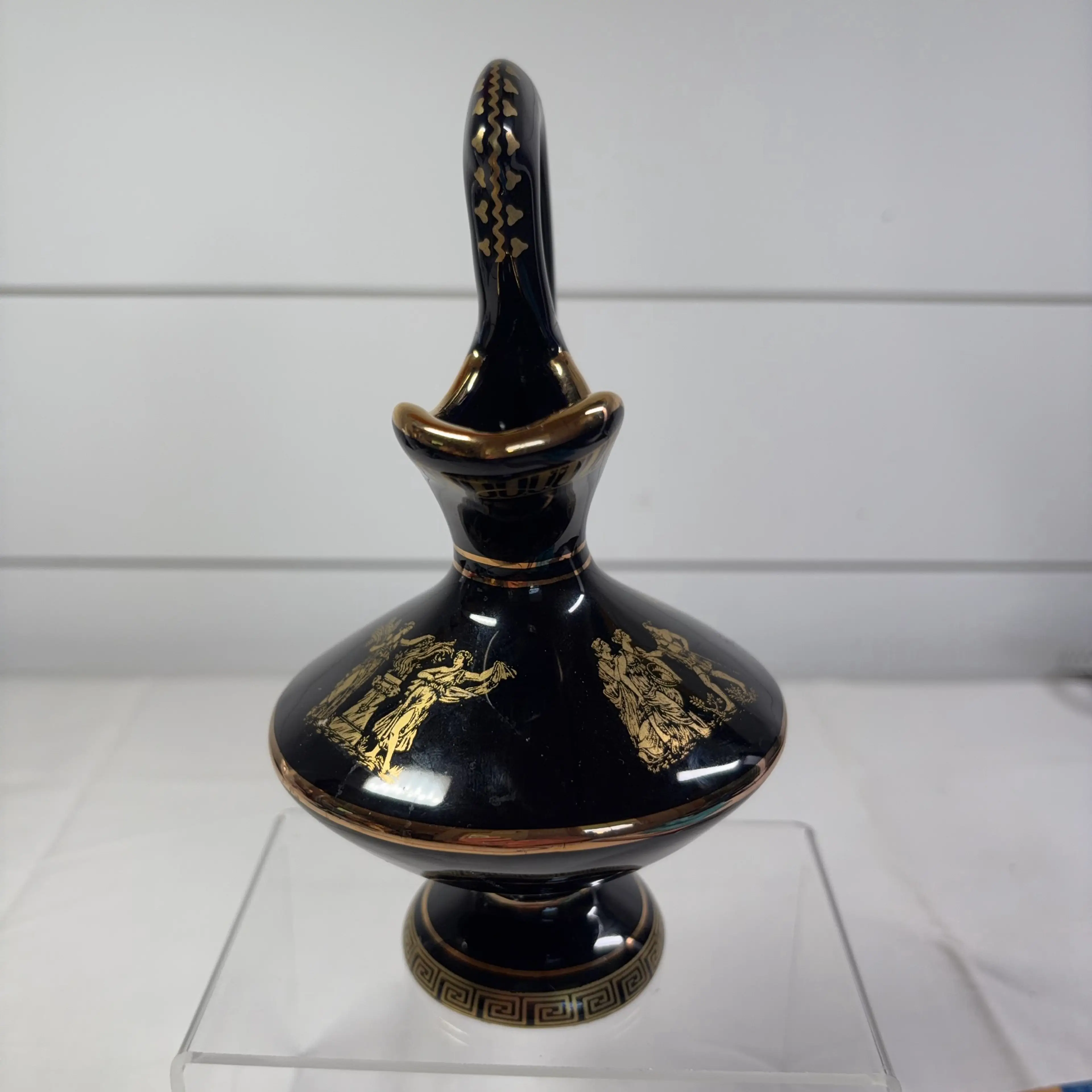 Image 2 of 7