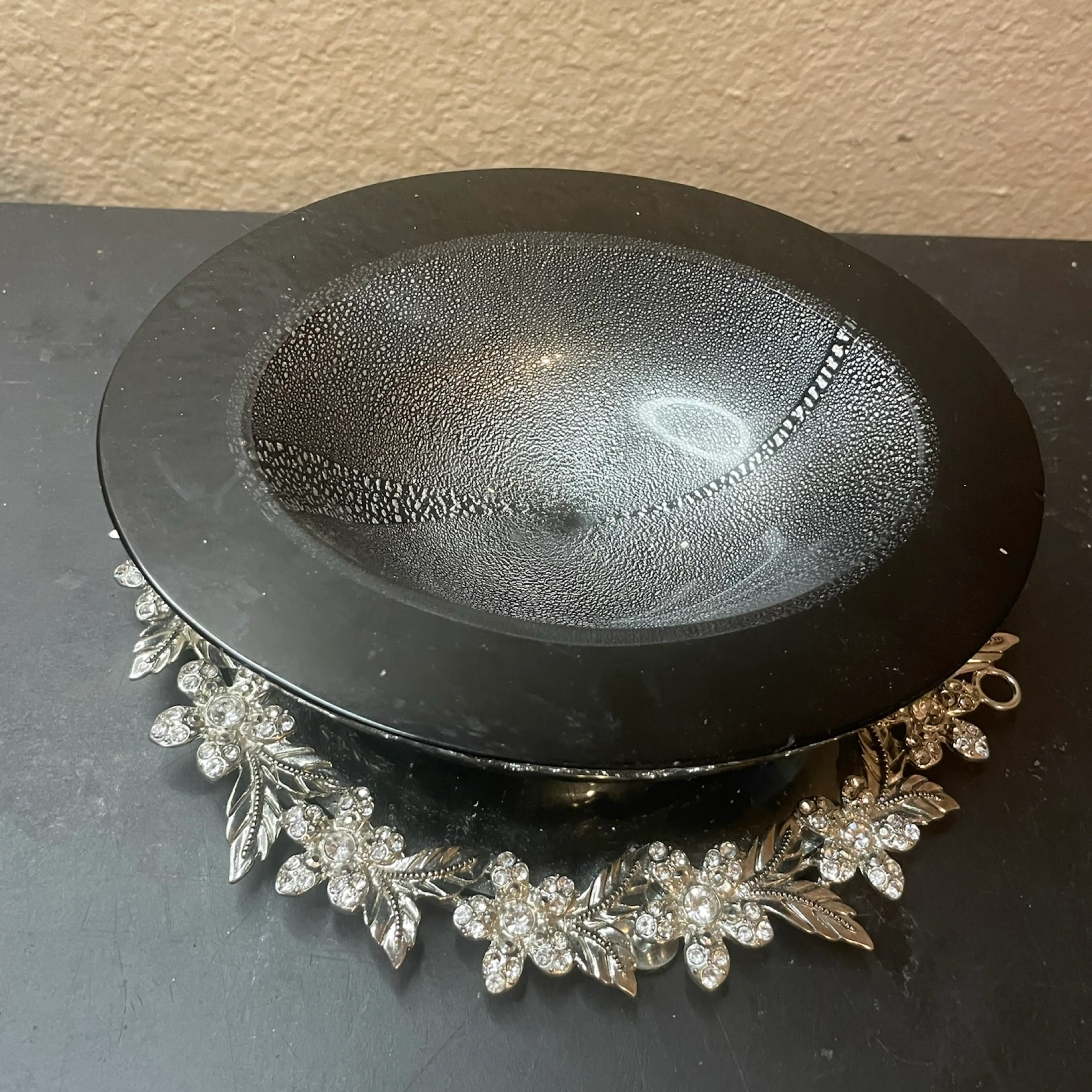 Image 2 of 7