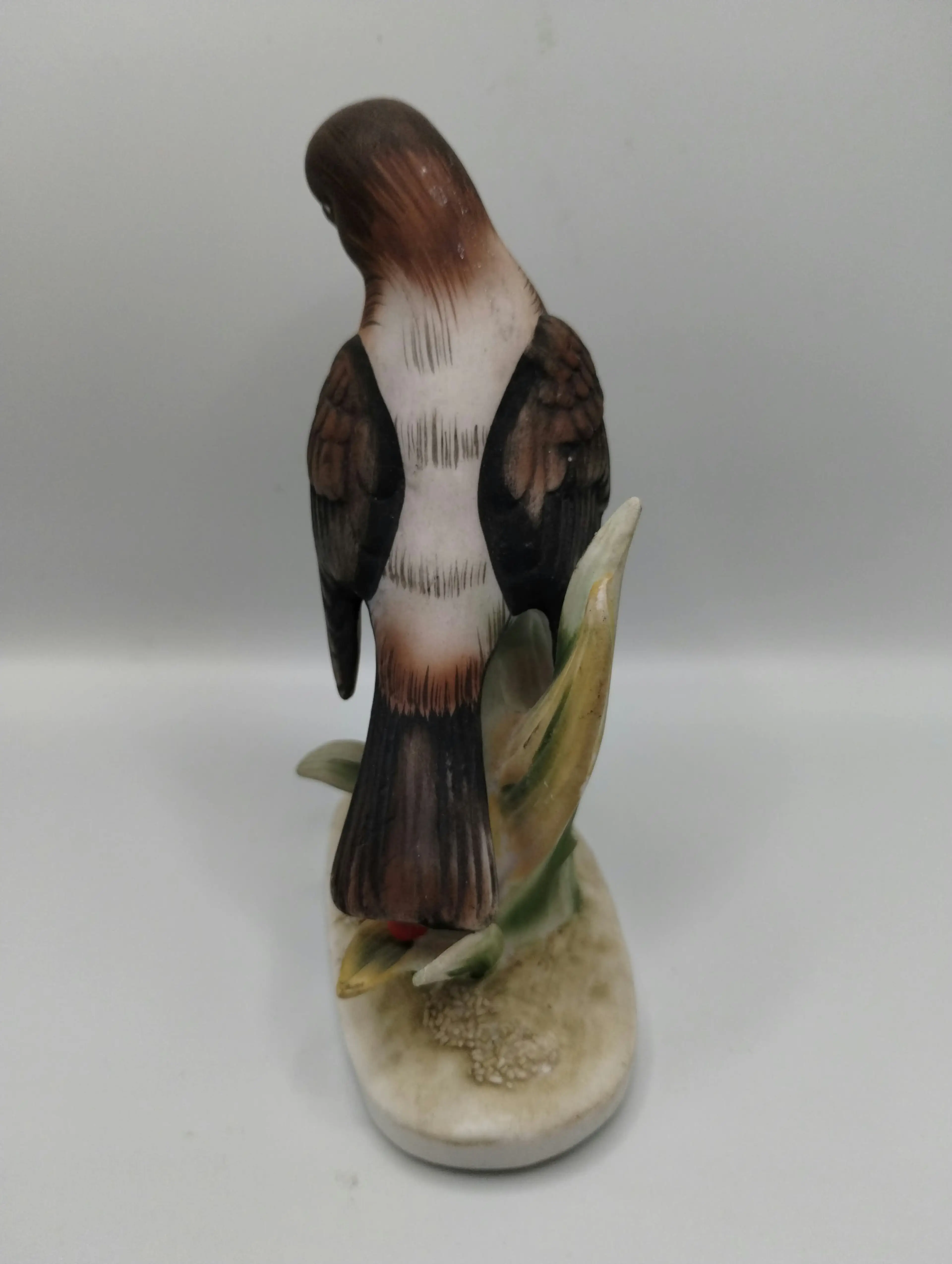 Image 3 of 8
