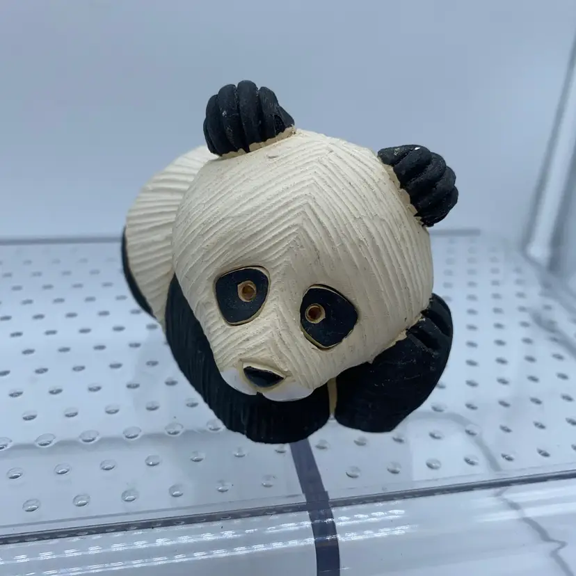 #3074 A vintage Artesania Rinconada ceramic panda bear figurine.