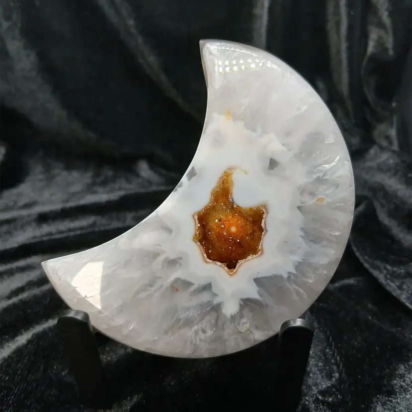 Agate Druzy Moon Carving 3.8in
