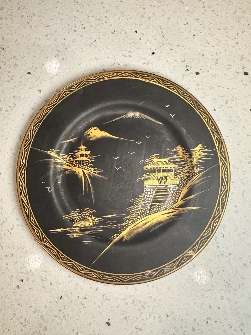 😻 6.25” Vintage Black and 24K Gold Lithopane Geisha Plate