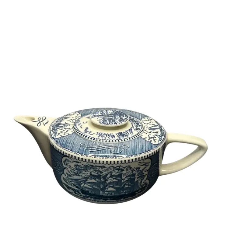 Currier Ives Clipper Ship Teapot 
10x6 1/2x 3 1/2