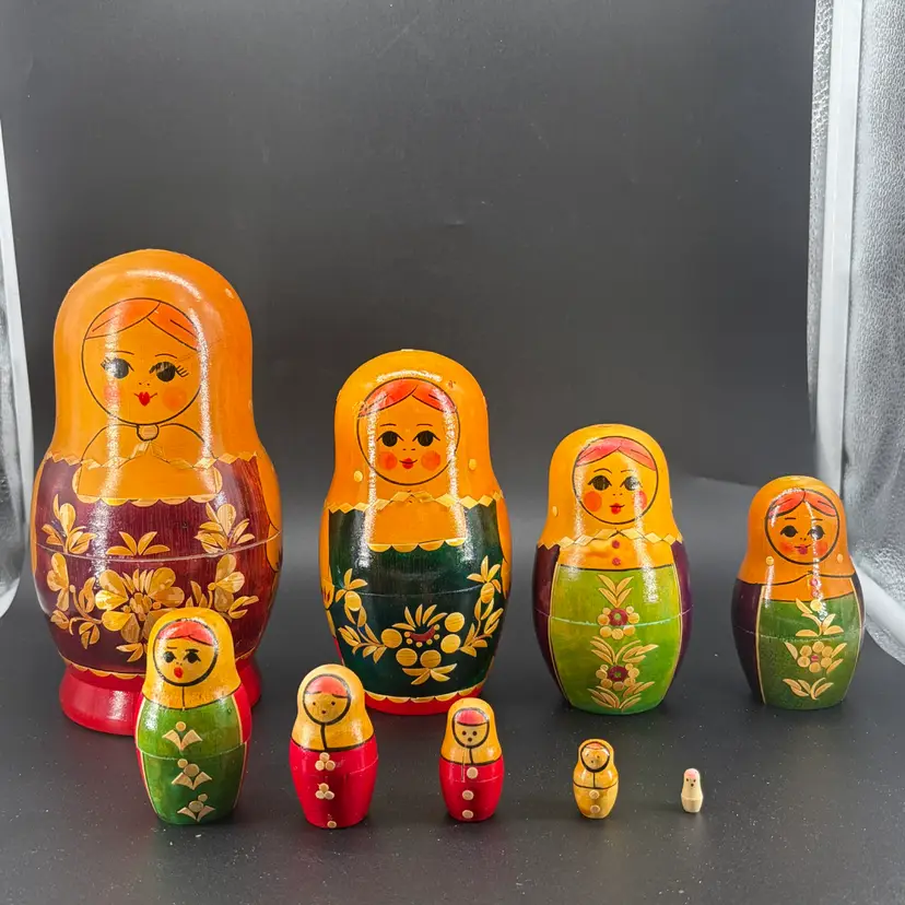Wooden Russian Nesting Dolls, Matryoshka, 9 Dolls