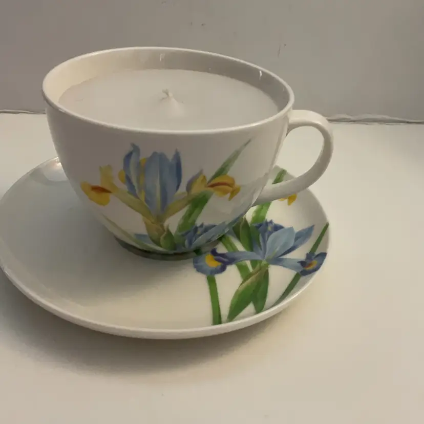 Iris Large Teacup With Candle