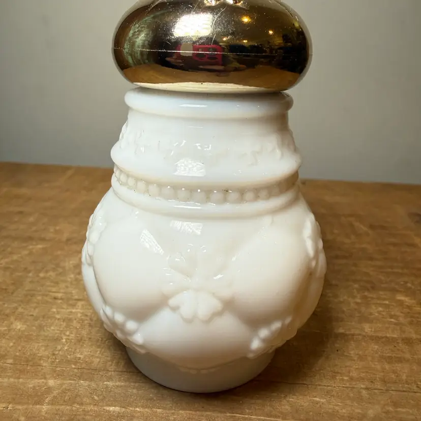 Avon Bird of Paradise Powder Sachet White Milk Glass Bottle 1.25 oz