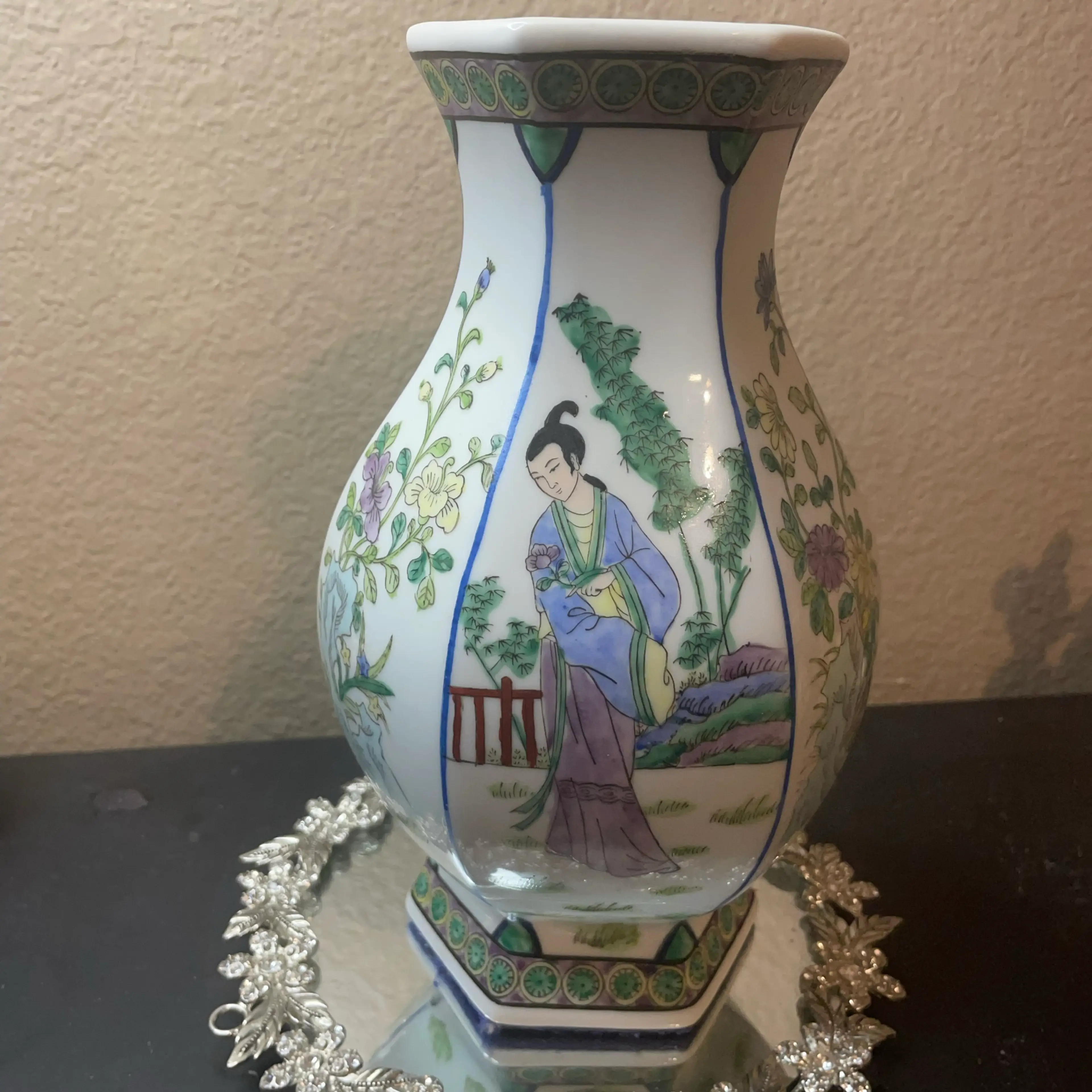 Image 4 of 6