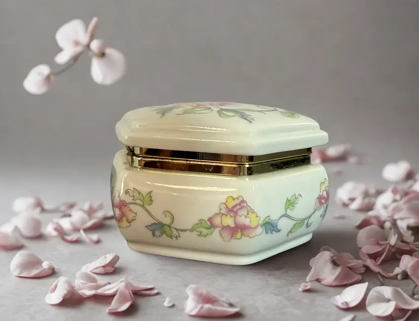 Working Japan Porcelain Floral Music Box Hexagonal Wind Up Jewelry Keepsake Box Gold Tone Trim