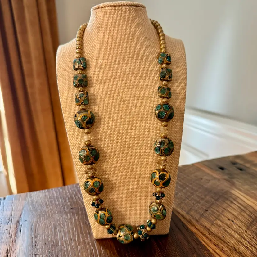 🎀🌹 Teal & Gold- Toned Glass Beaded Necklace