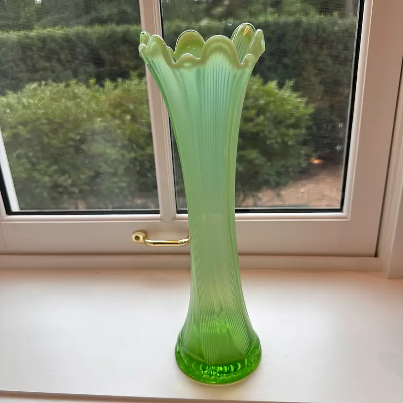 Northwood Feathers Opalescent Vase