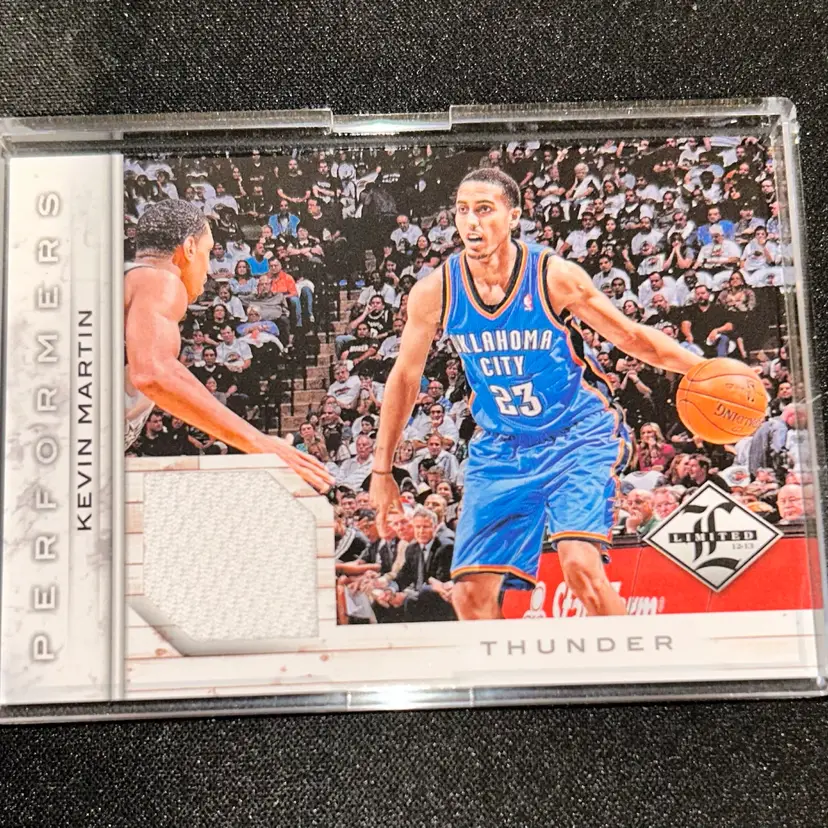2012-13 Panini Limited - Performers Materials Kevin Martin #1 /199 (MEM)