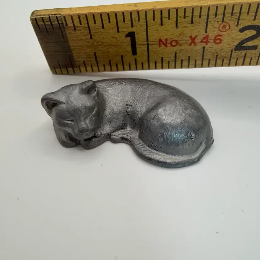 🔔 Mini Pewter Sleeping Cat