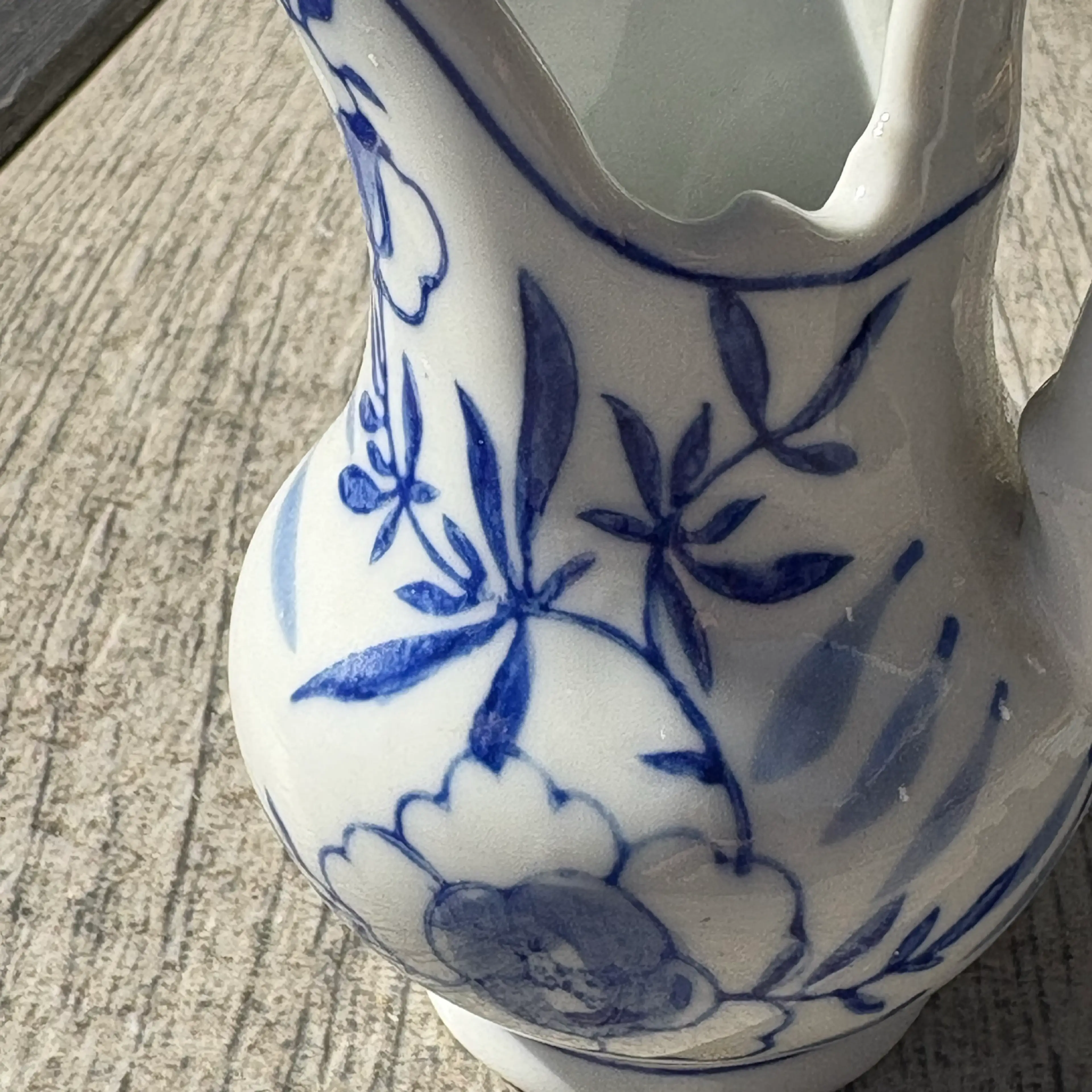 Image 2 of 6