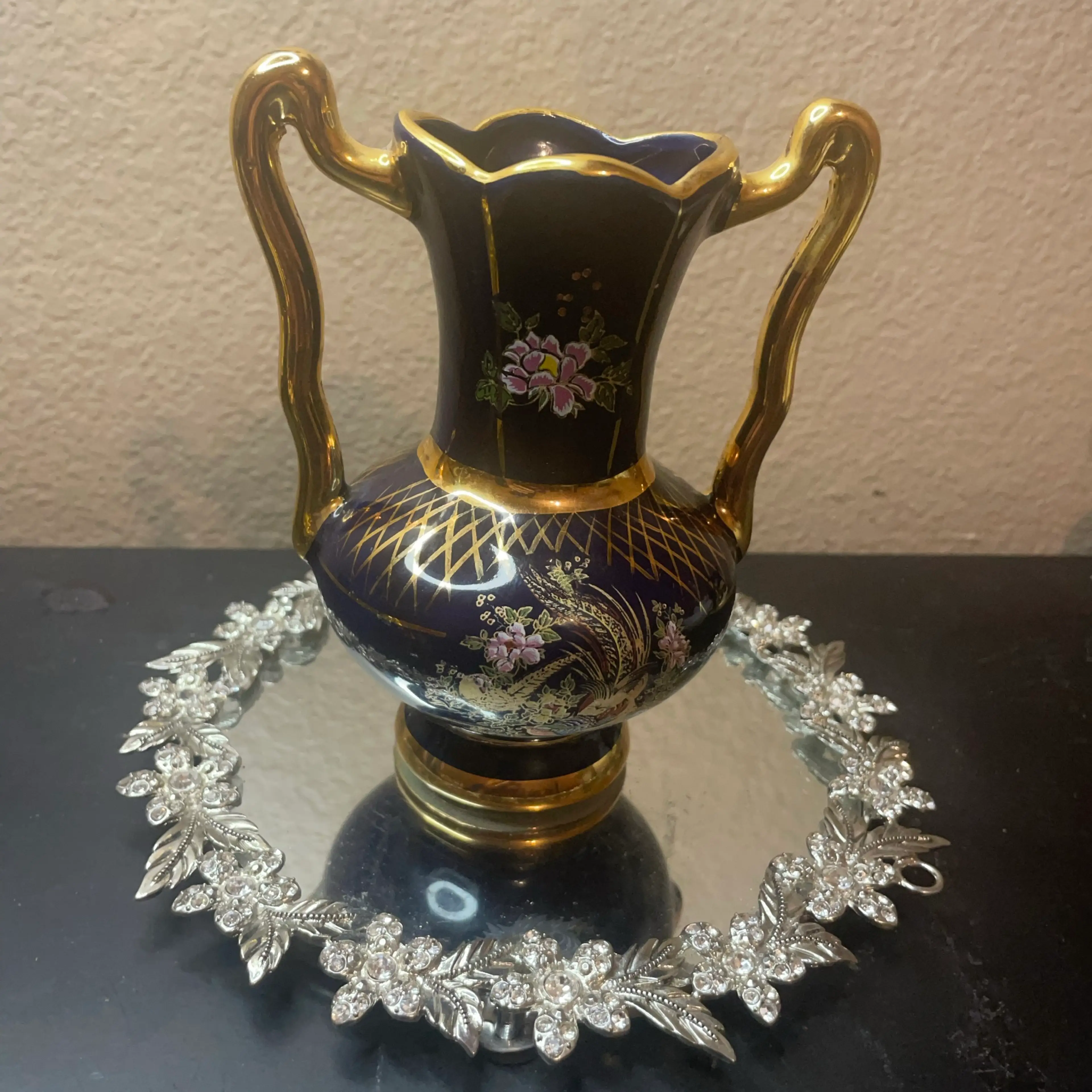 Image 2 of 7