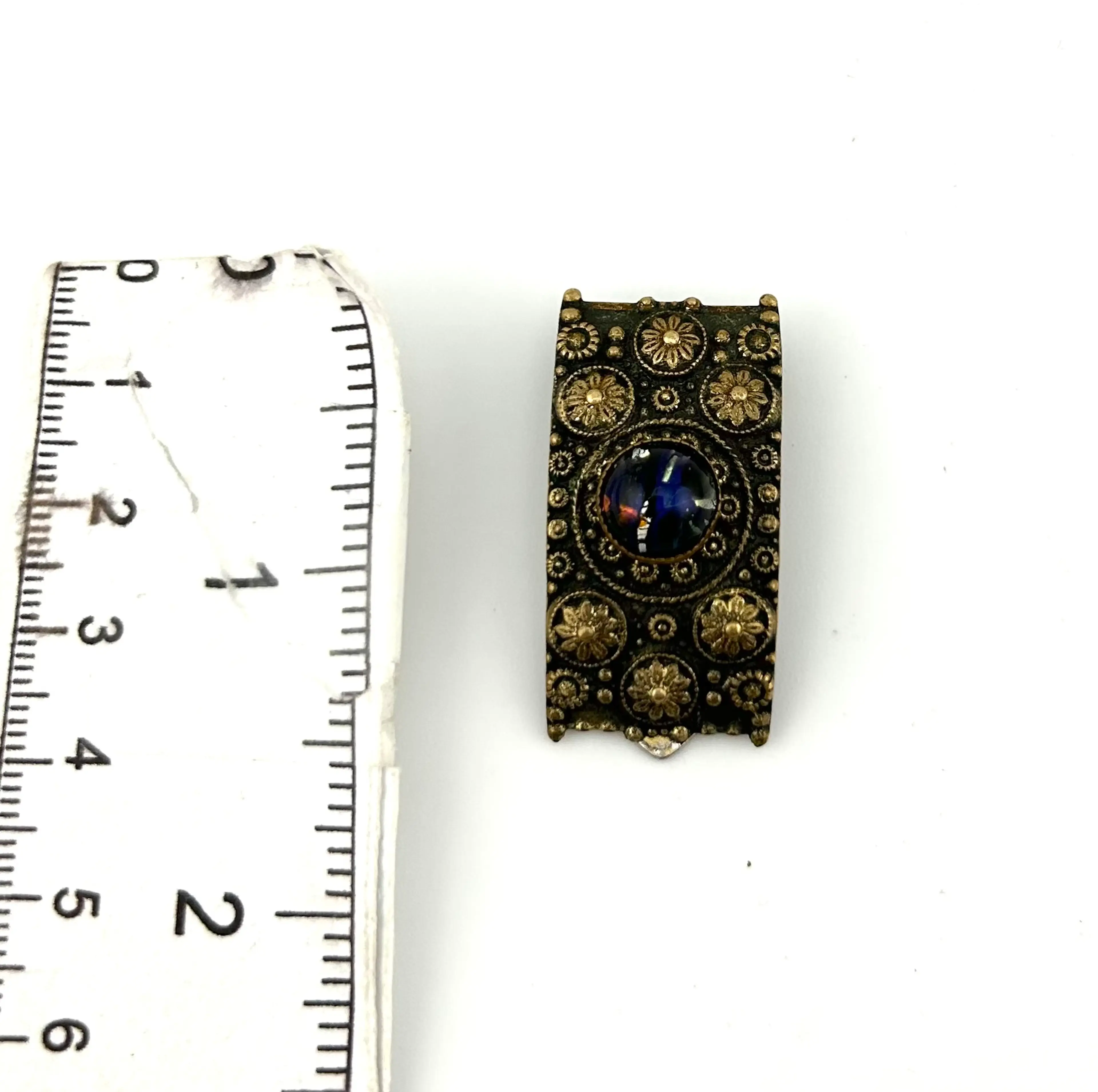 Image 3 of 4