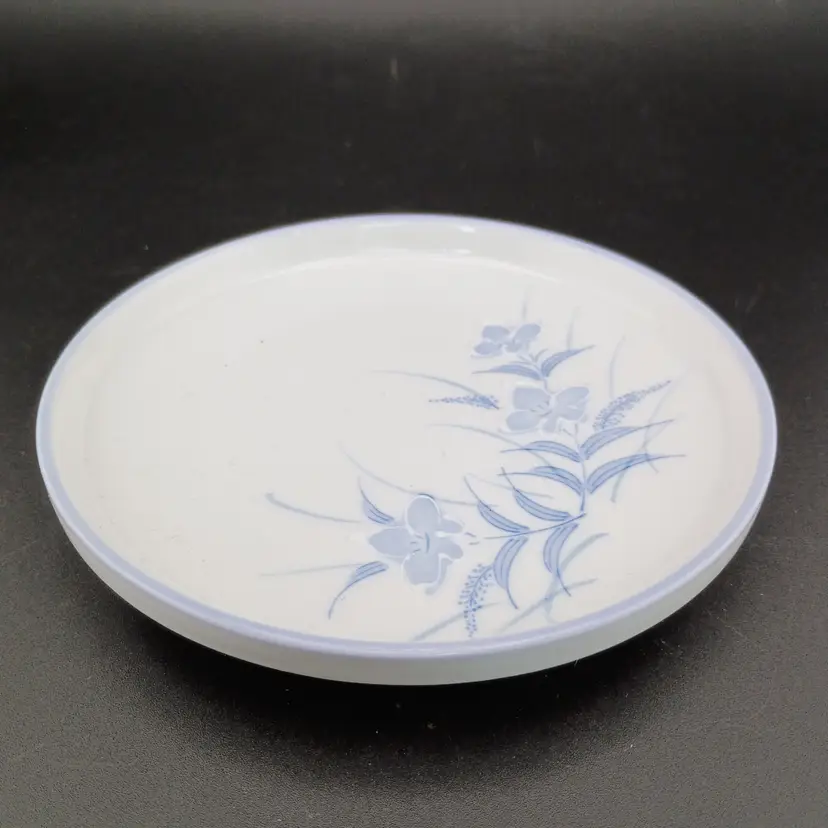 Porcelain trinket dish