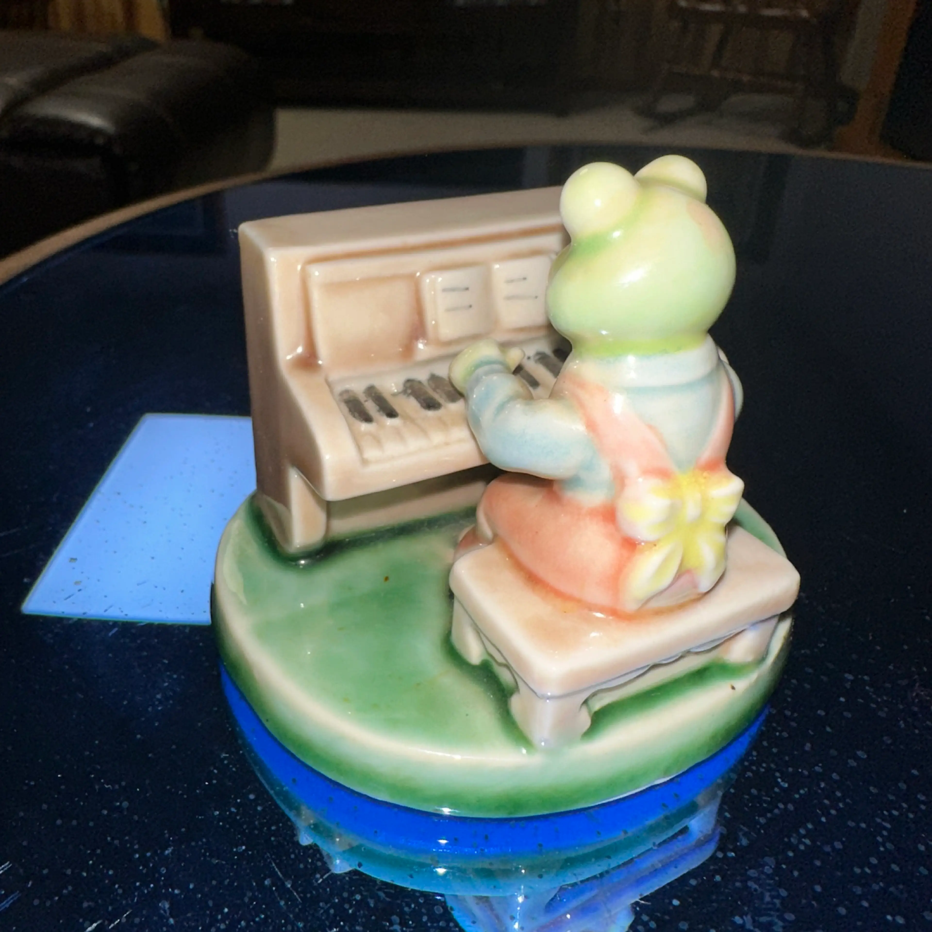 Image 3 of 6