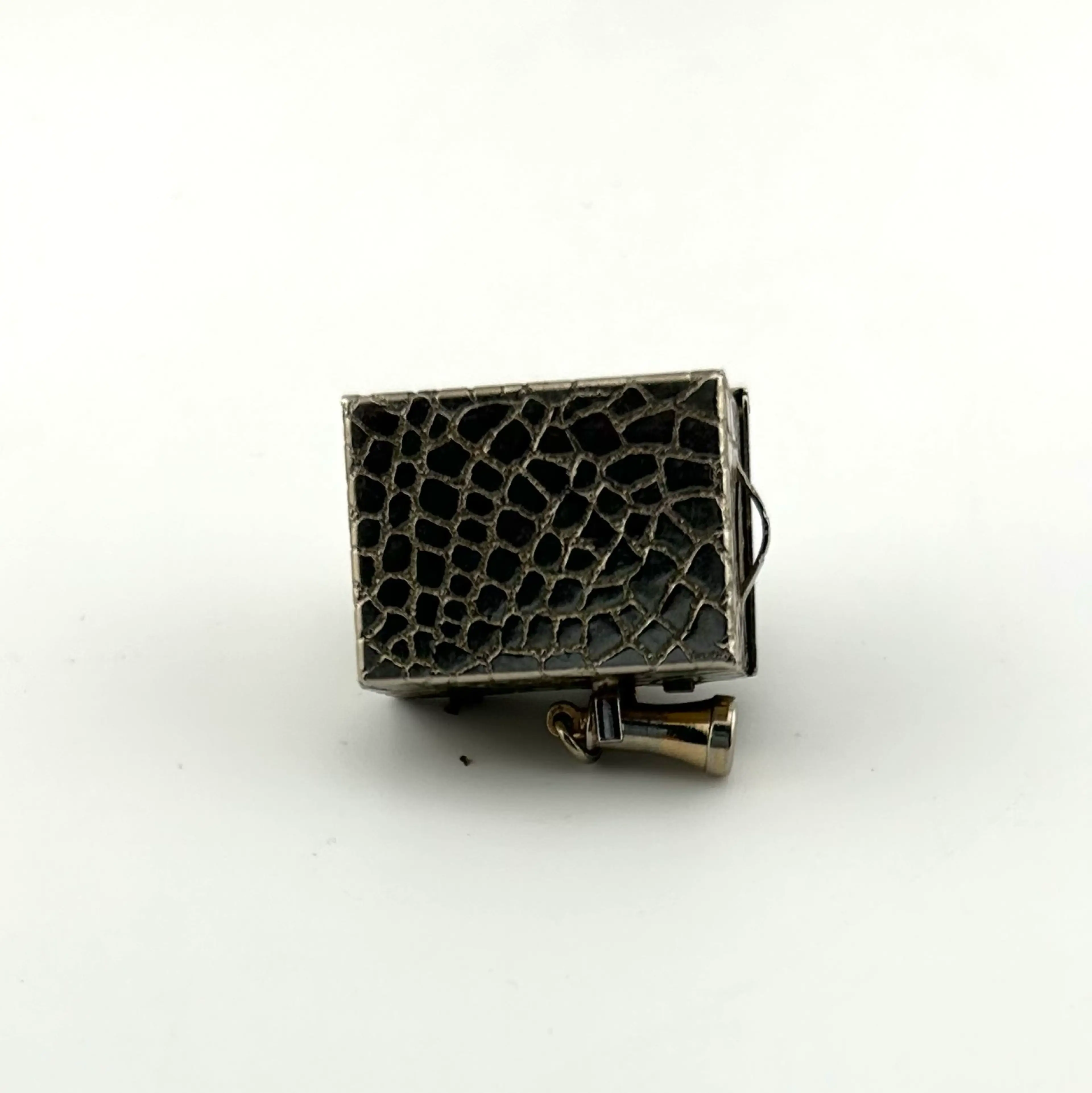 Image 3 of 5