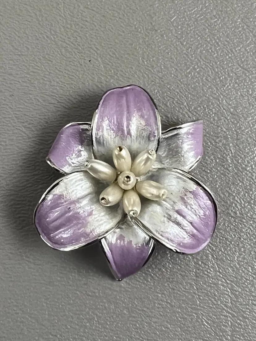 Lavender Enamel Flower Brooch Pin Faux Pearl Silver Tone Purple Lily Floral