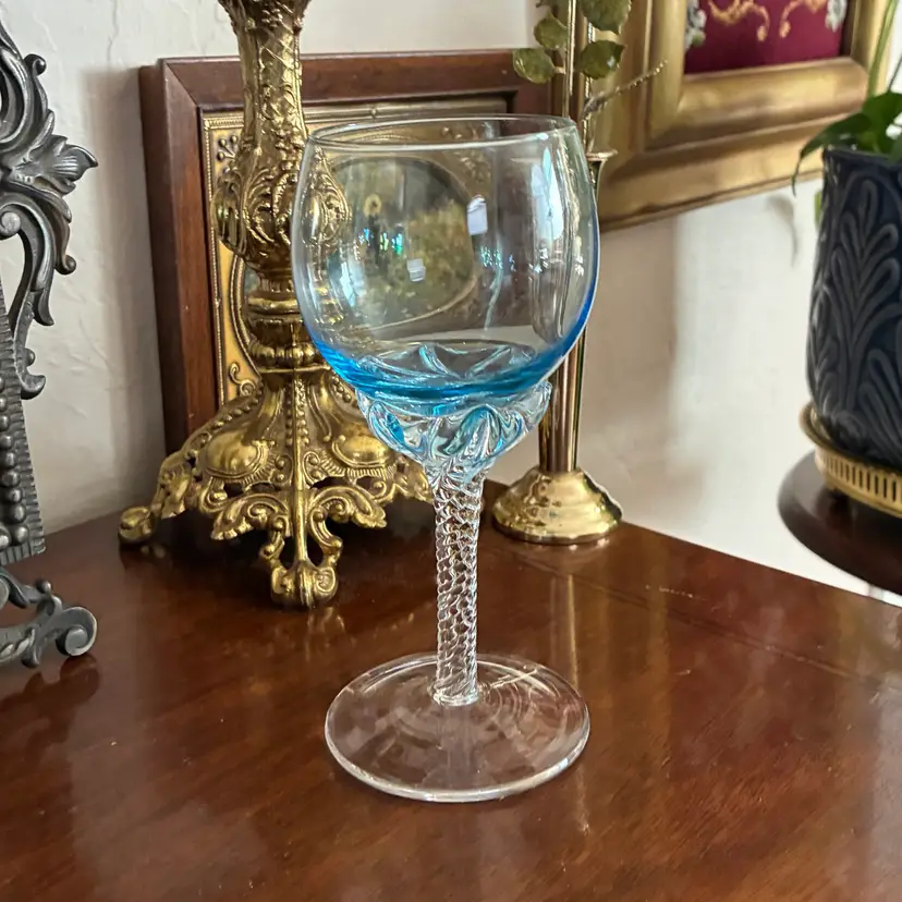 🐇Vintage Sasaki Coronation Light Blue Crystal Twisted Cordial Glass