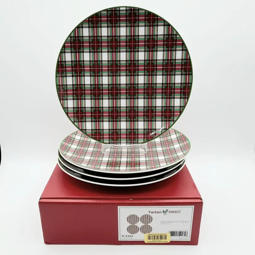 Nikko Happy Holiday Tartan Plaid Salad Plates Red White Green Plaid Christmas