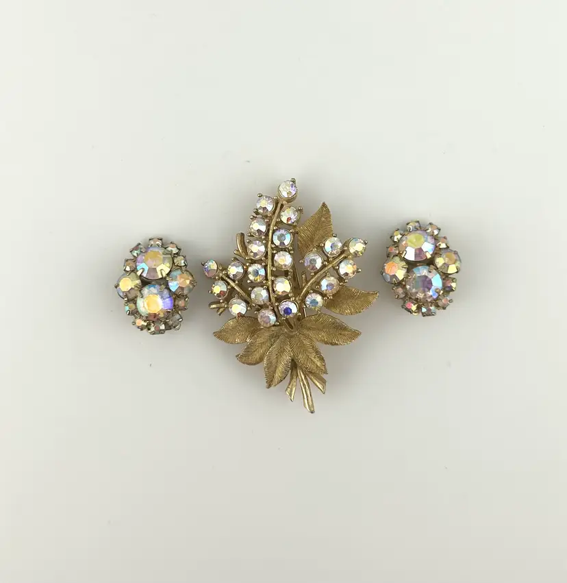 Vintage Gold Tone AB Rhinestone Floral Spray Brooch W/Clip-on Earrings